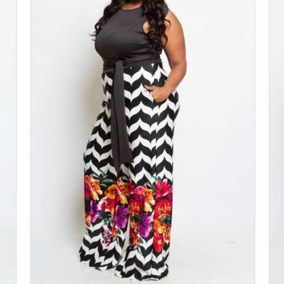 Sleeveless Plus size floral bottom jumpsuit - Picture 2 of 4